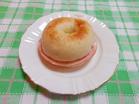 ハム&クリームチーズのベーグルサンド